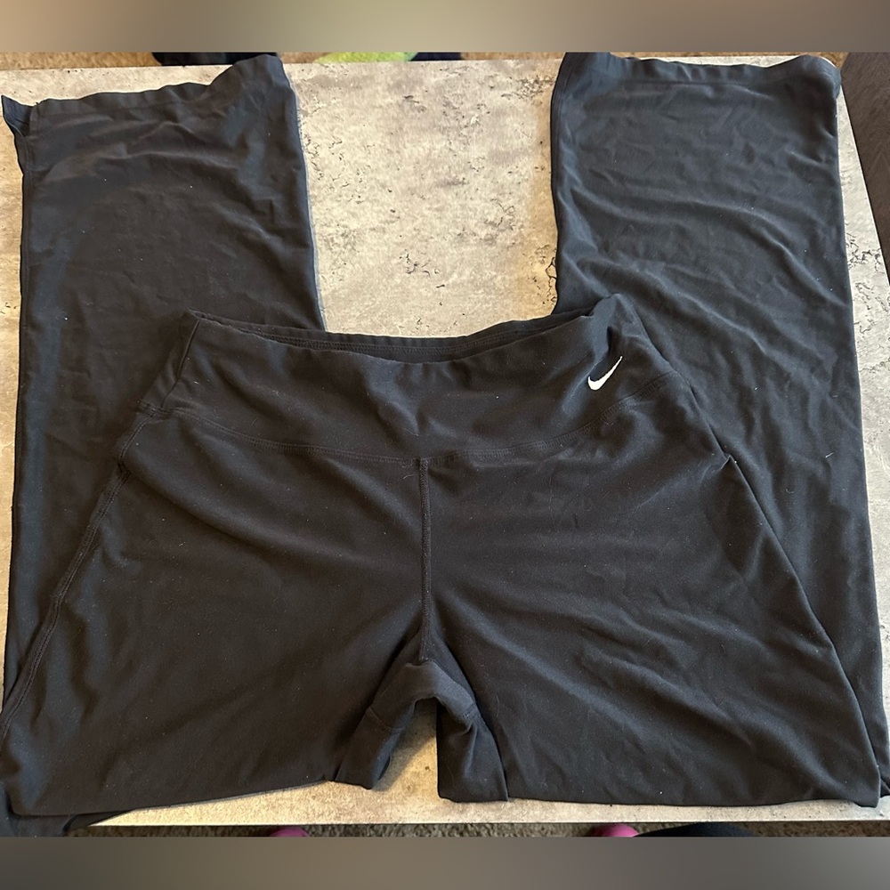 Nike Leggings/Sweats- Size Small